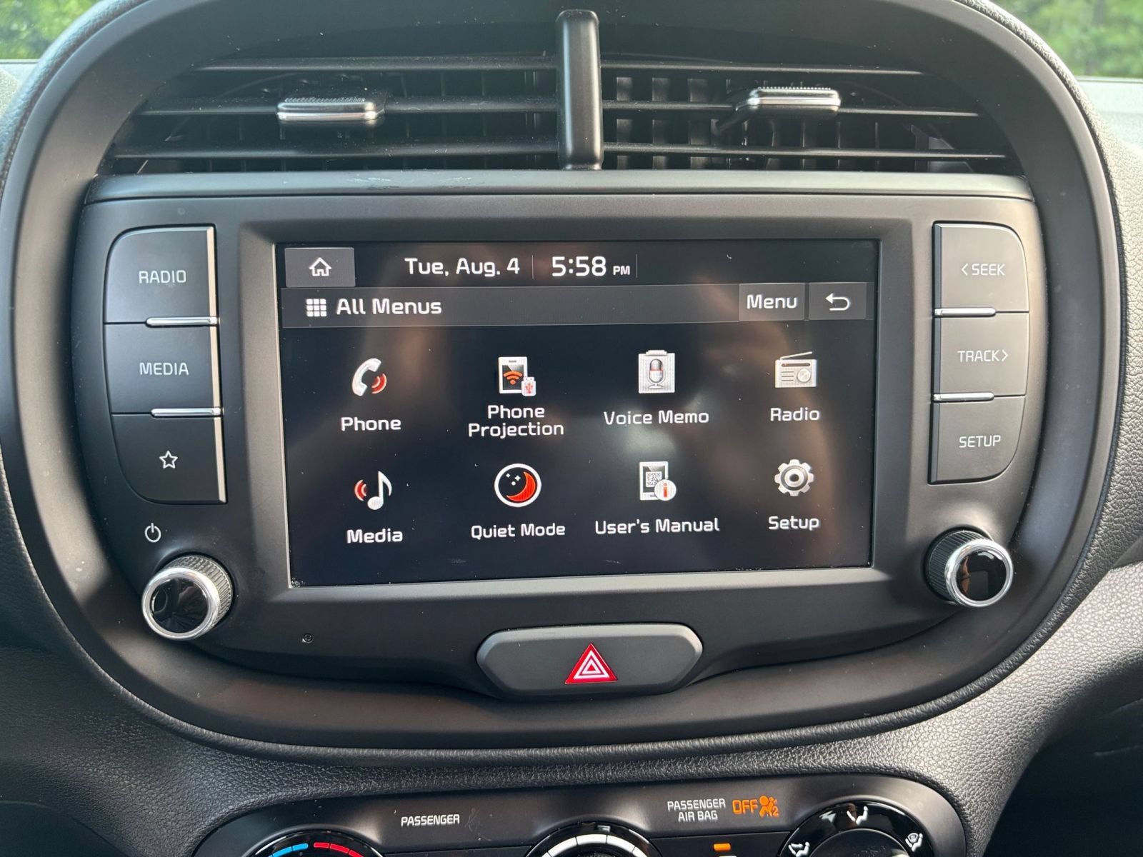 Used 2025 Kia Soul LX w/ LX Technology Package FWD image 19