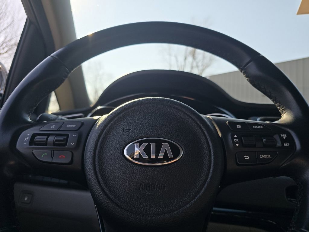 Used 2018 Kia Sedona EX image 25