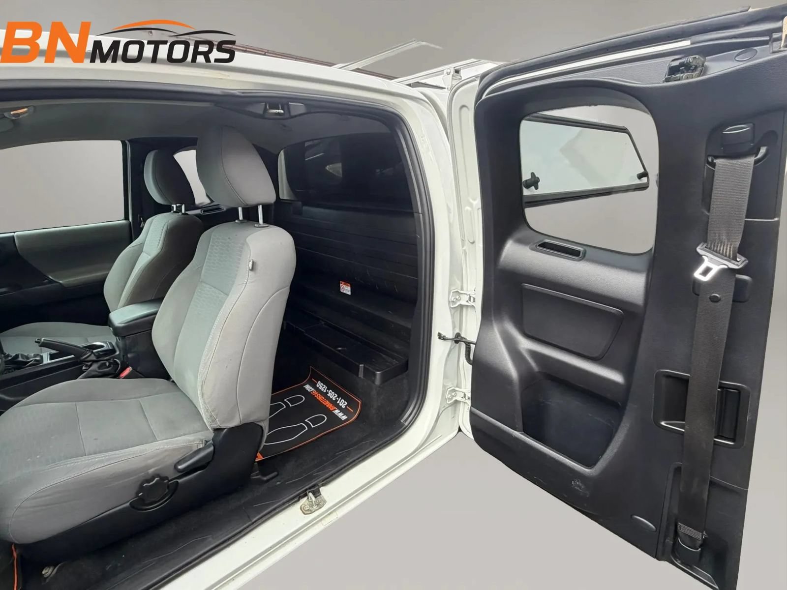 Used 2019 Toyota Tacoma SR RWD image 11