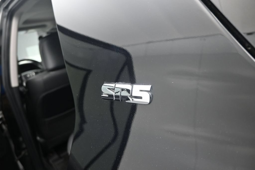 Used 2021 Toyota 4Runner SR5 Premium w/ Moonroof Package AWD/4WD image 45