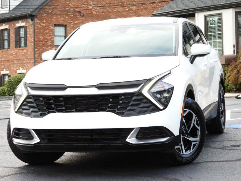 Used 2023 Kia Sportage LX image 3
