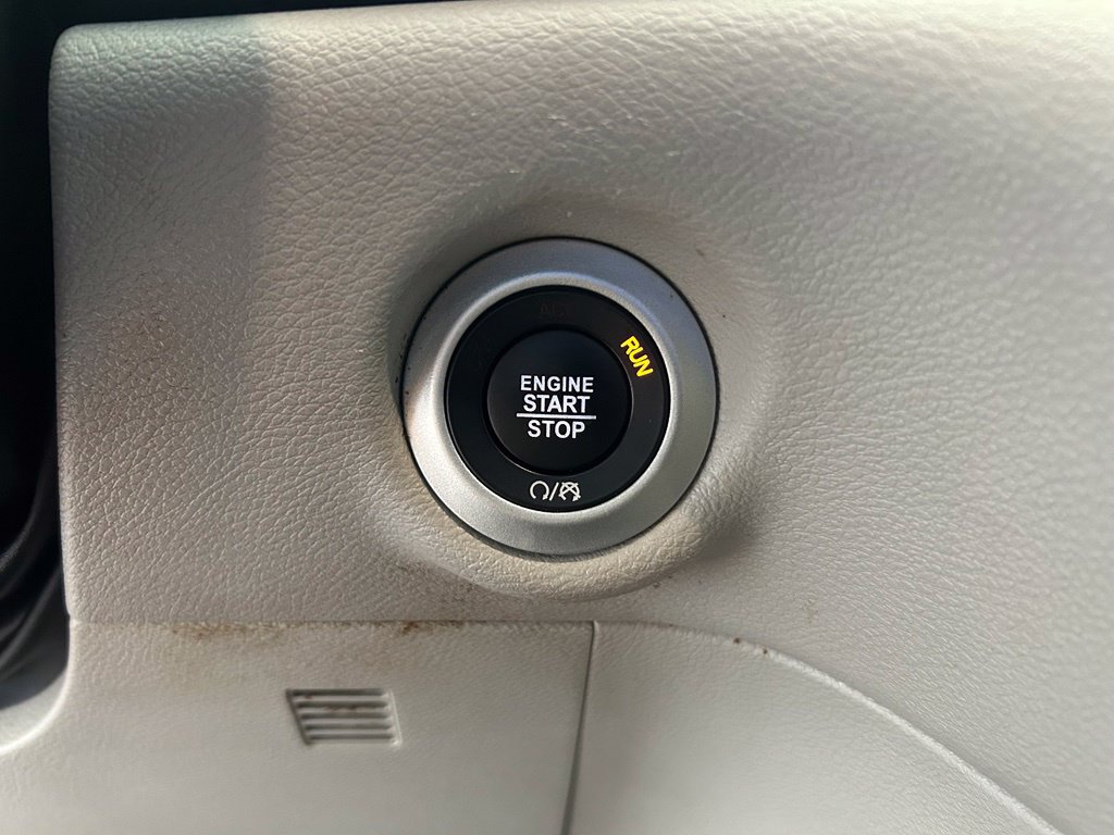 Used 2024 Chrysler Pacifica Touring-L FWD image 45