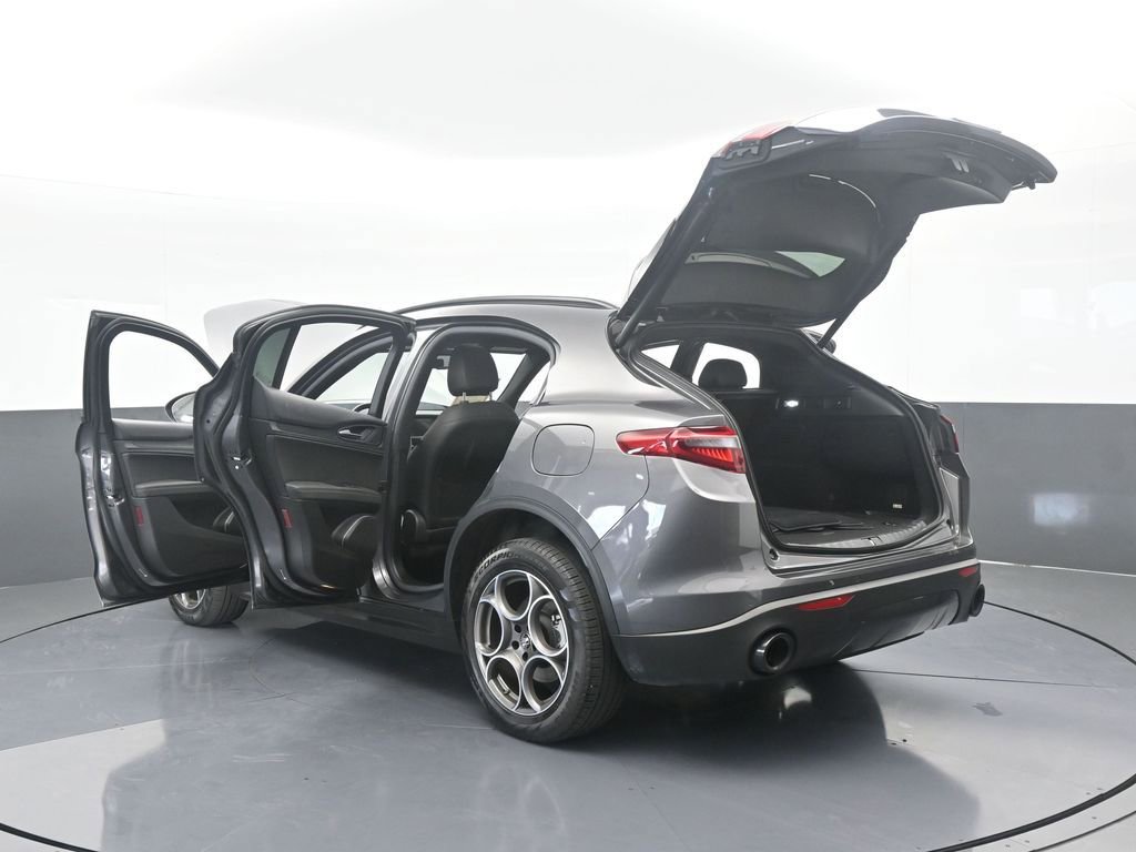 Used 2023 Alfa Romeo Stelvio Sprint image 78
