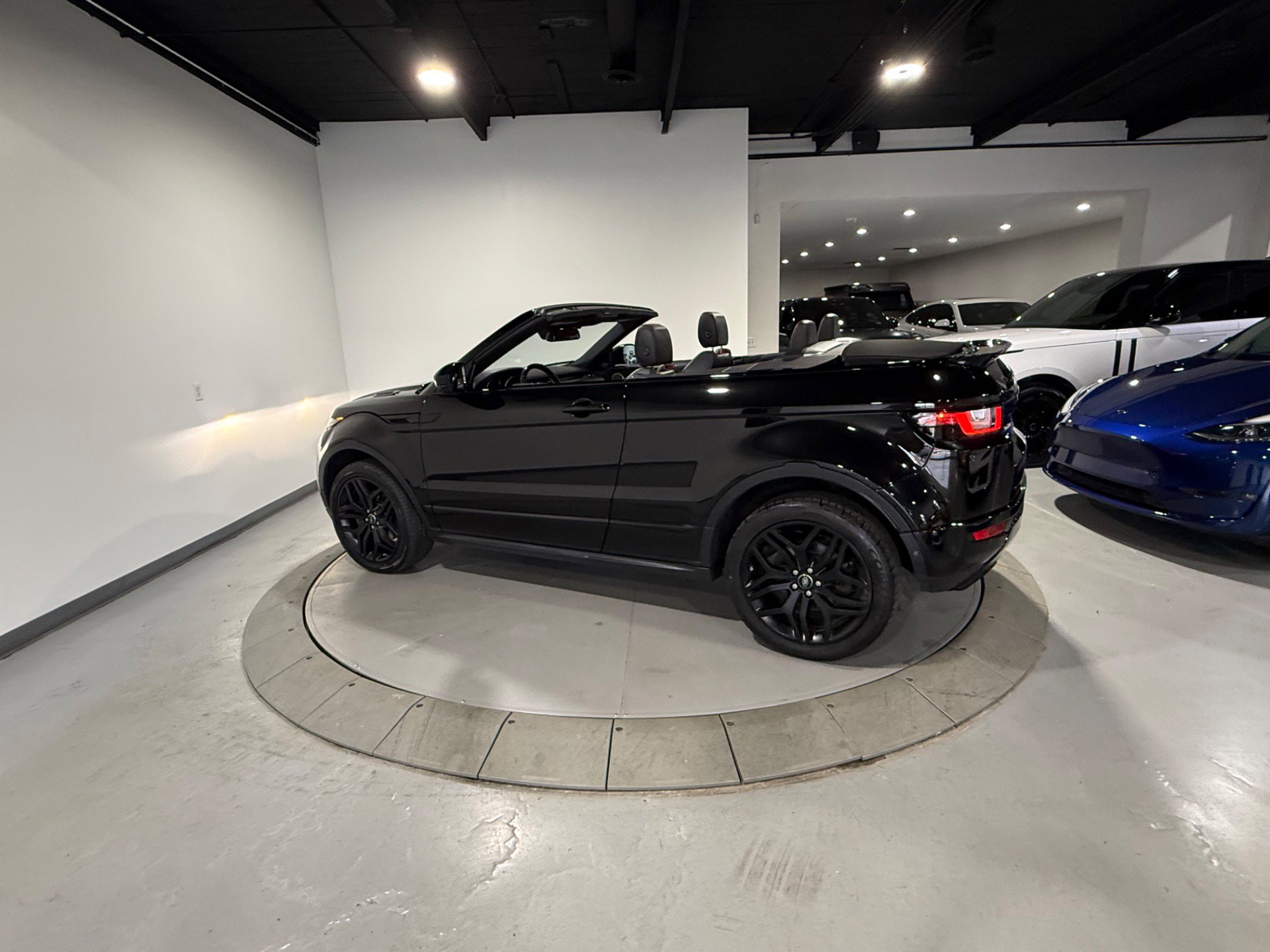 Used 2018 Land Rover Range Rover Evoque HSE Dynamic image 13