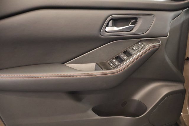 New 2026 Nissan Rogue SV AWD/4WD image 10