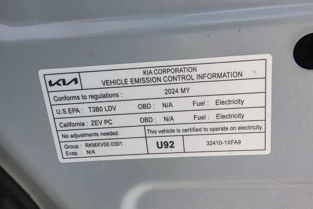 Certified 2024 Kia EV9 Light Long Range RWD image 27
