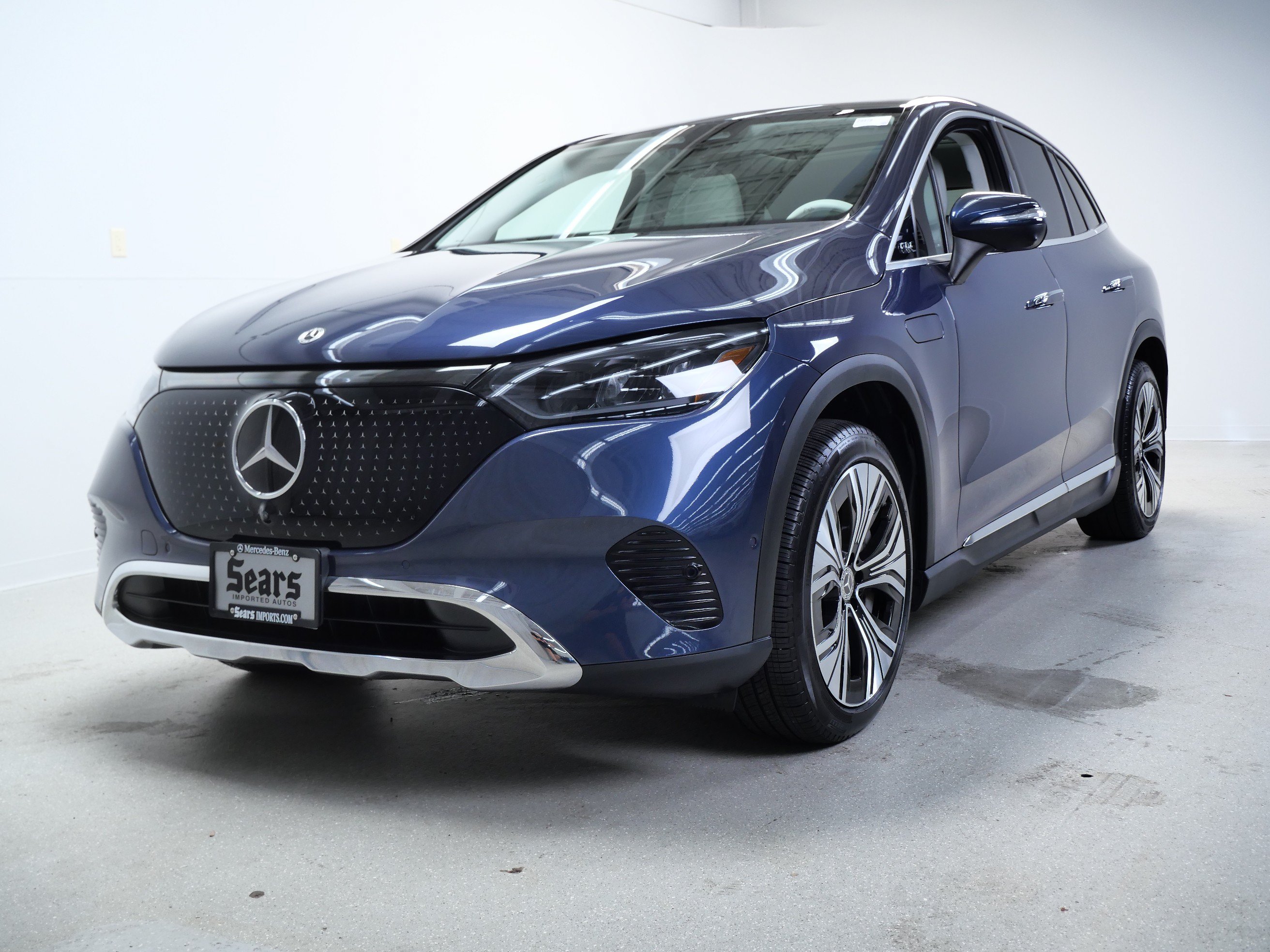 Certified 2023 Mercedes-Benz EQE 350+ 4MATIC SUV w/ Exclusive Trim Package image 12
