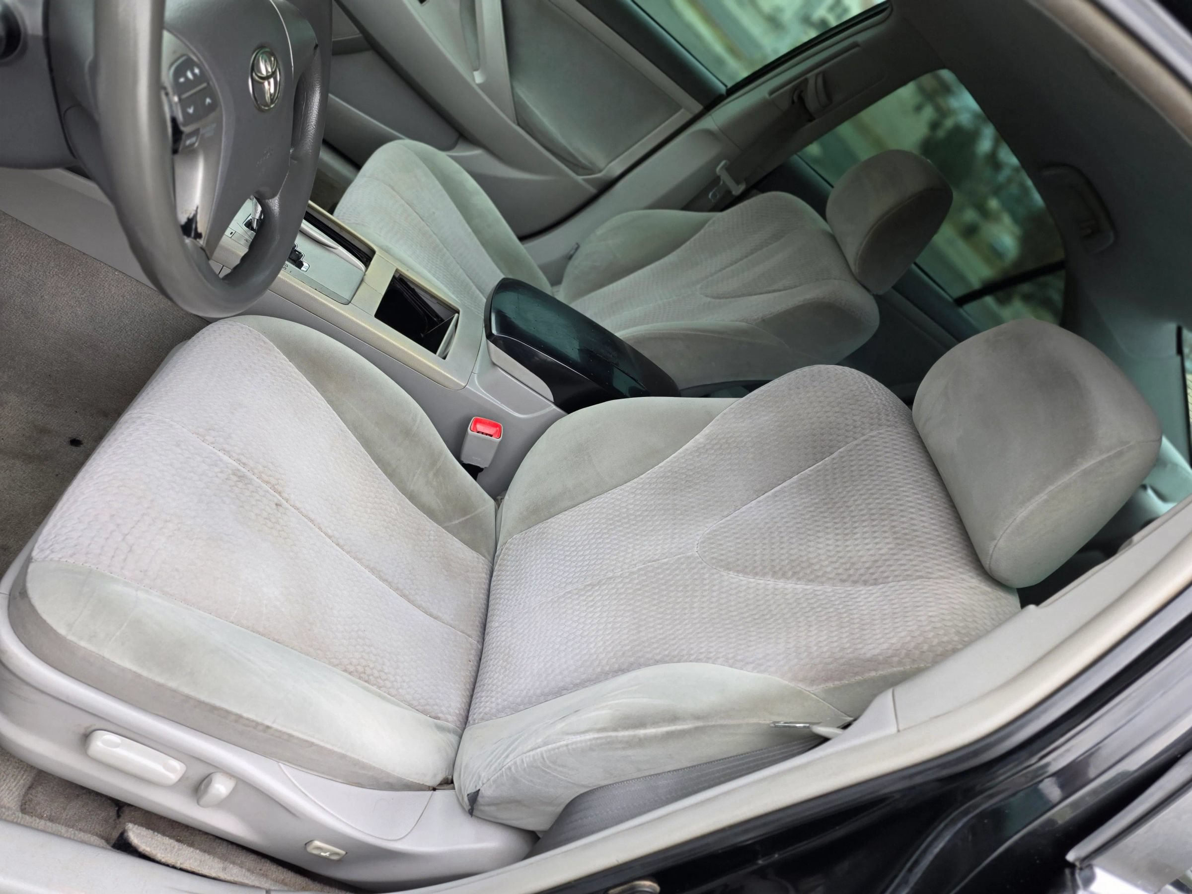 Used 2010 Toyota Camry LE FWD image 15