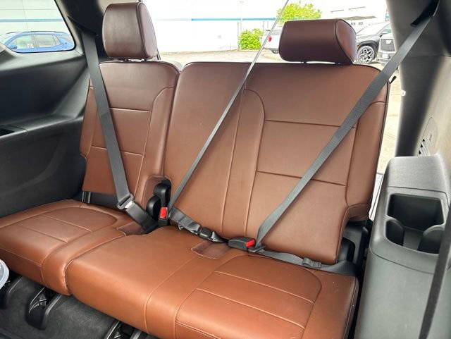 Used 2018 Chevrolet Traverse High Country w/ LPO, 'HIT The Road' Package AWD/4WD image 33
