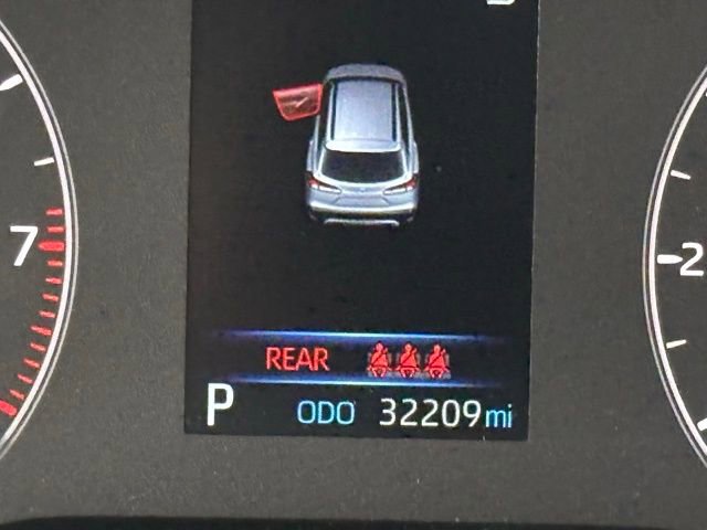 Used 2023 Toyota Corolla Cross LE image 21