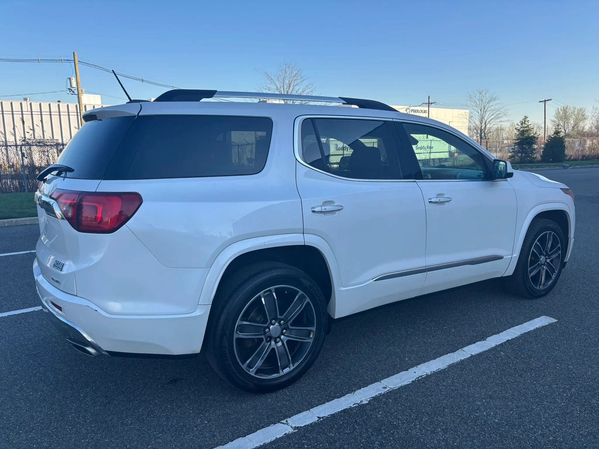 Used 2018 GMC Acadia Denali w/ Technology Package AWD/4WD image 9
