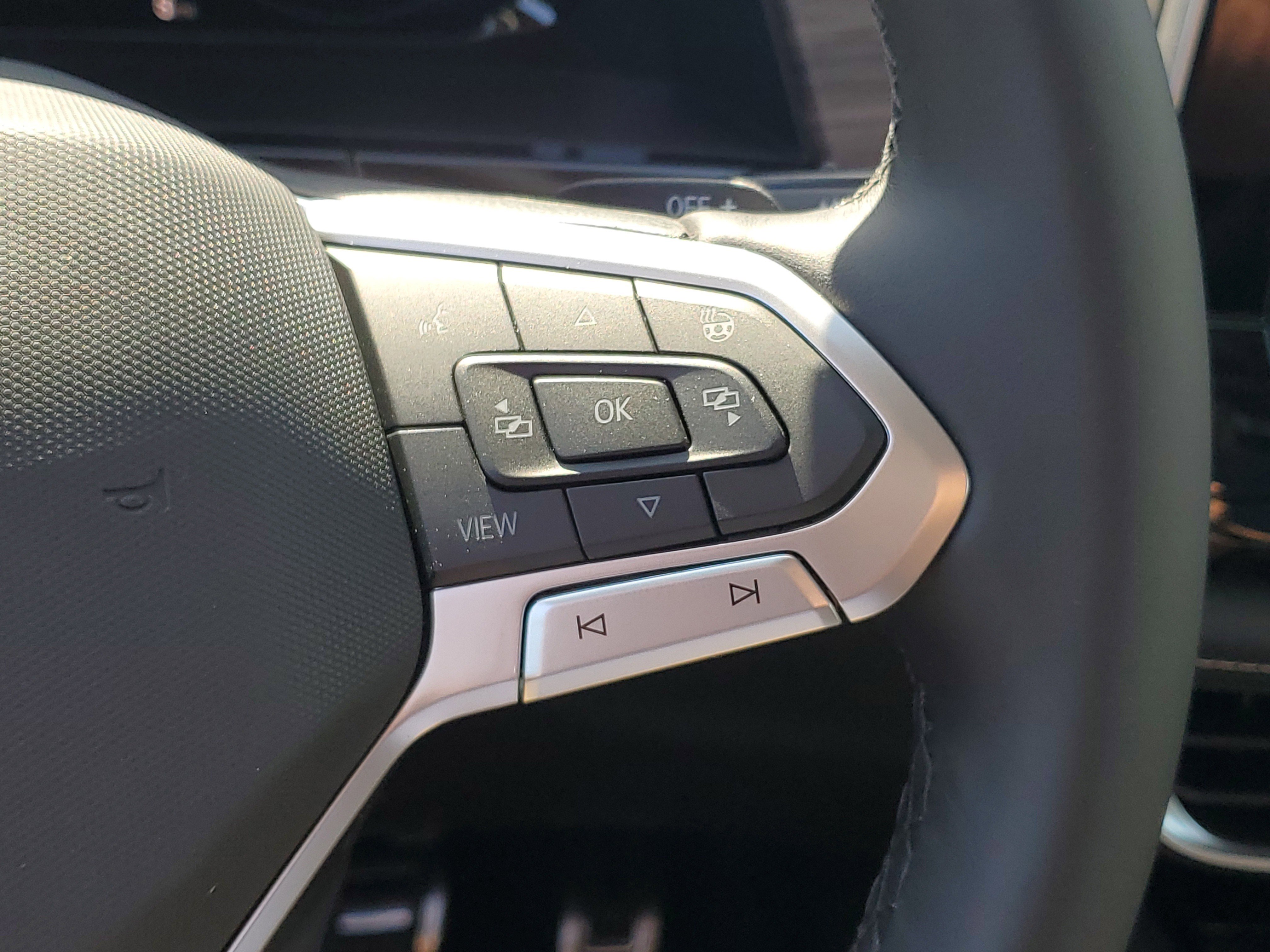 New 2025 Volkswagen Atlas SEL Premium R-Line image 23