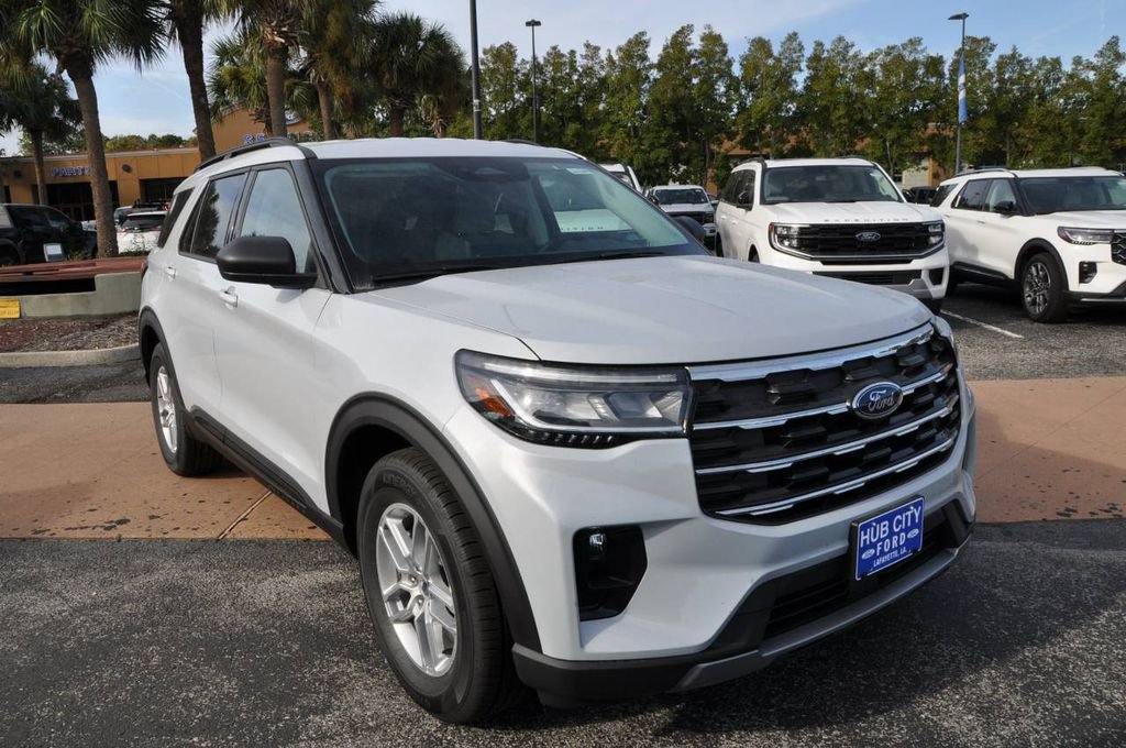 New 2026 Ford Explorer Active w/ Active Comfort Package image 7