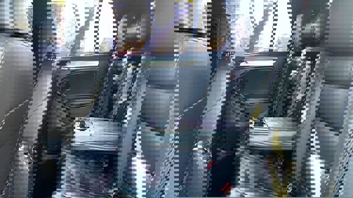 Used 2013 Volkswagen Golf R 4-Door image 40