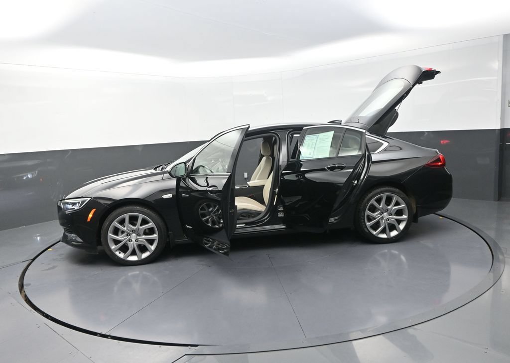 Used 2019 Buick Regal Avenir w/ Driver Confidence Package II FWD image 32