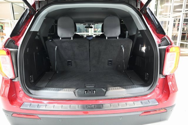 Used 2021 Ford Explorer XLT w/ Equipment Group 202A image 31