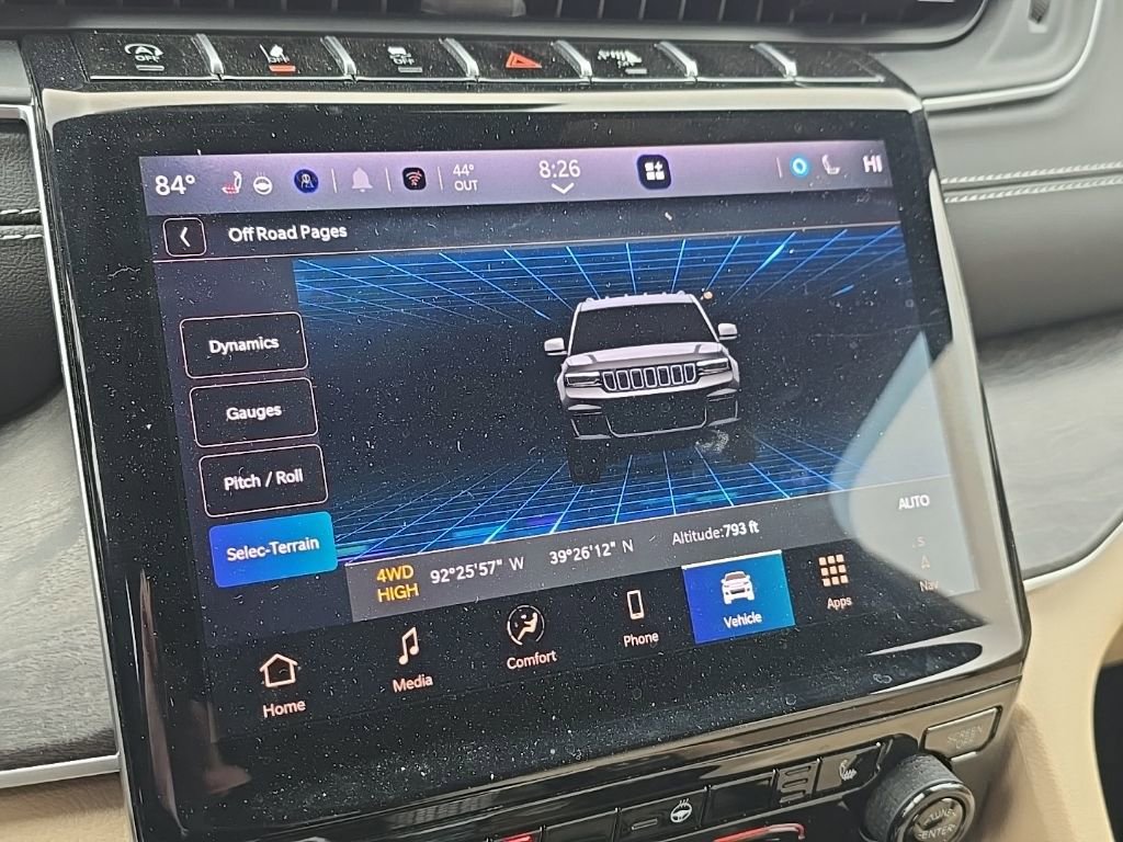 Used 2024 Jeep Grand Cherokee Limited AWD/4WD image 35