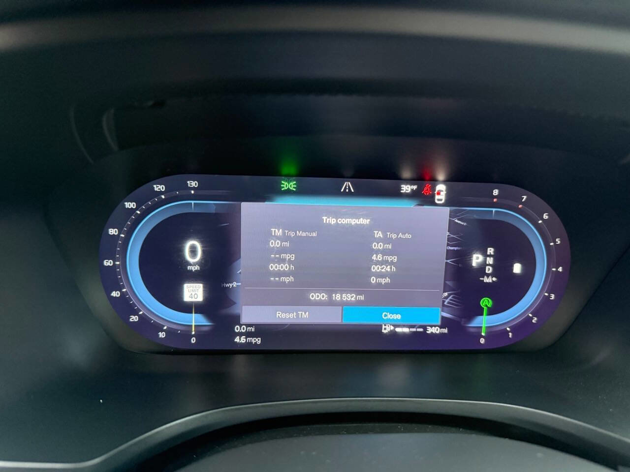 Used 2025 Volvo V60 B5 Cross Country Plus image 25