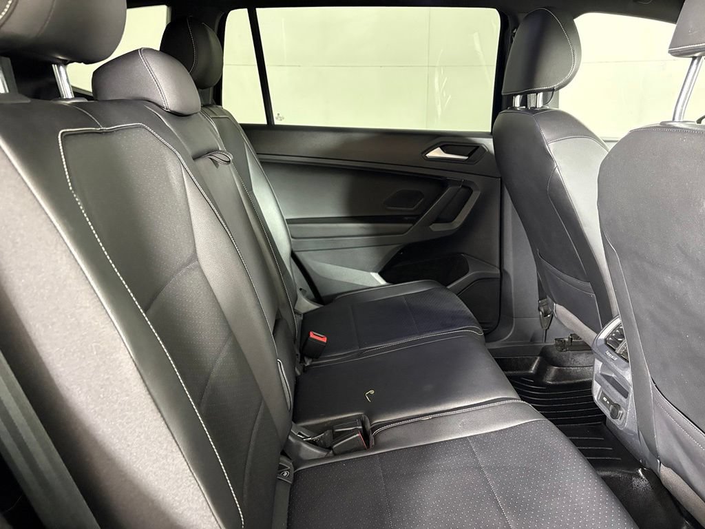 Used 2021 Volkswagen Tiguan SE R-Line FWD image 17