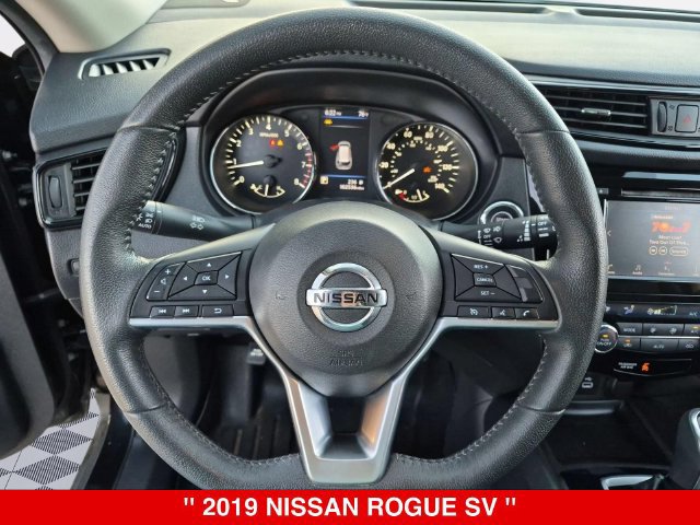 Used 2019 Nissan Rogue SV AWD/4WD image 17