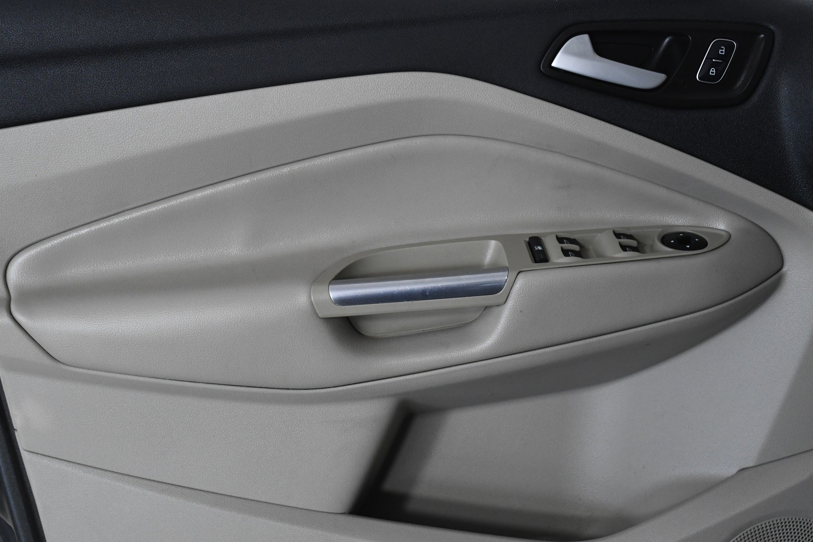 Used 2017 Ford Escape SE image 21