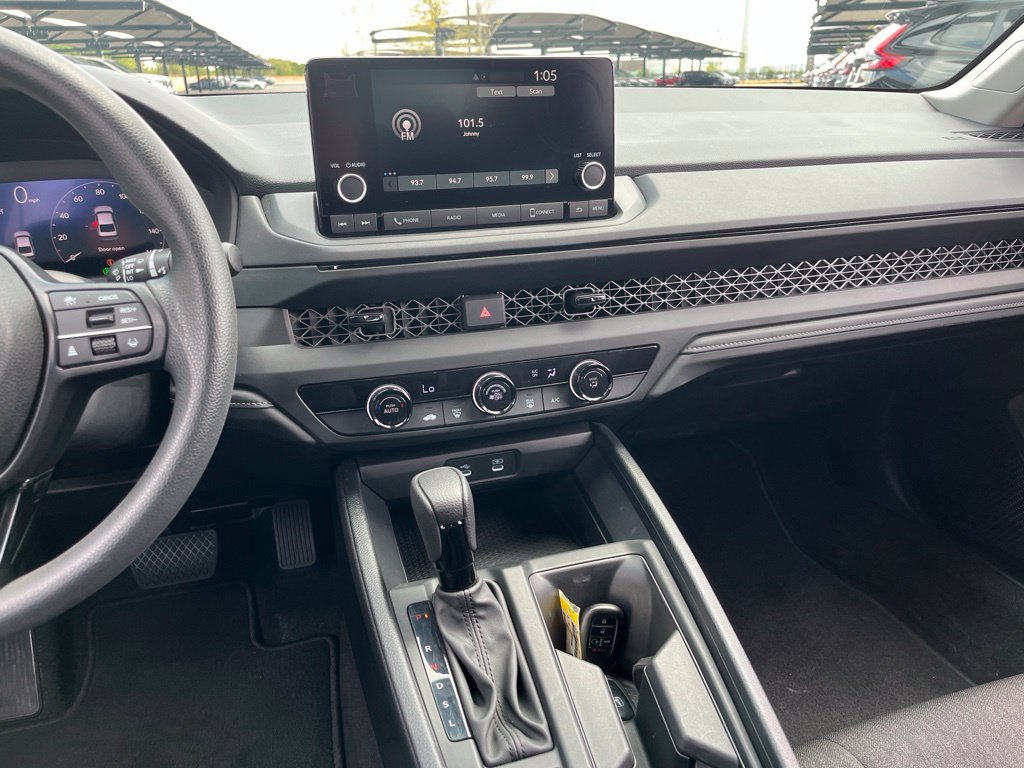 Certified 2025 Honda Accord LX image 17