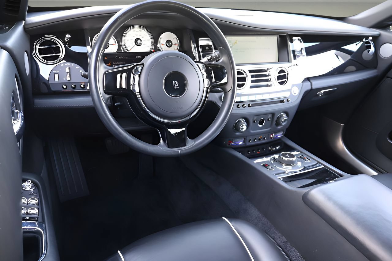 Certified 2017 Rolls-Royce Wraith RWD image 17