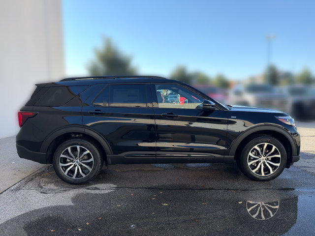New 2027 Ford Explorer ST-Line AWD/4WD image 4