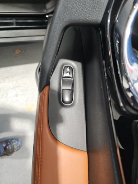 Used 2018 Nissan Rogue SL w/ Premium Package AWD/4WD image 30