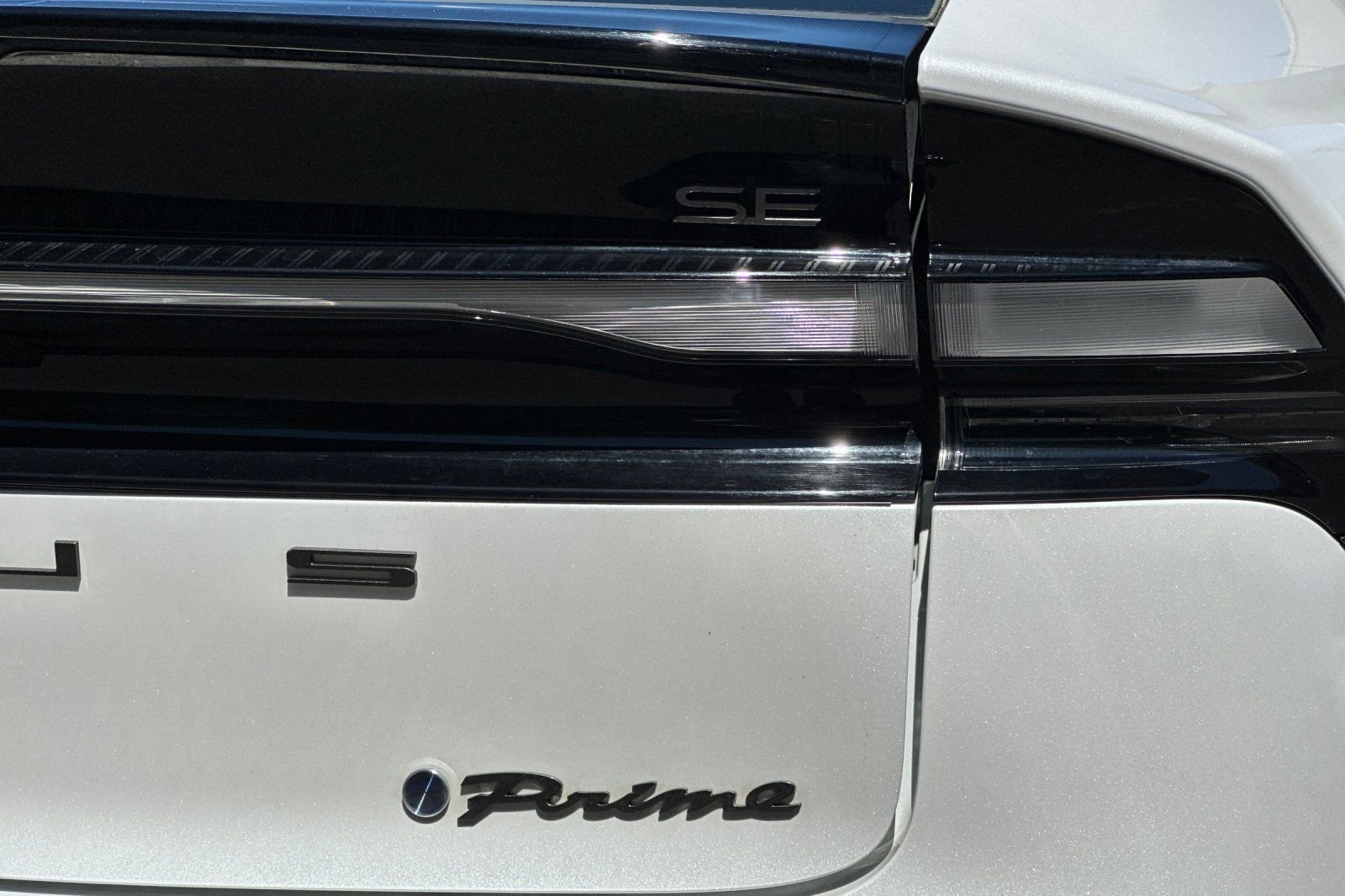 Used 2024 Toyota Prius Prime FWD image 34