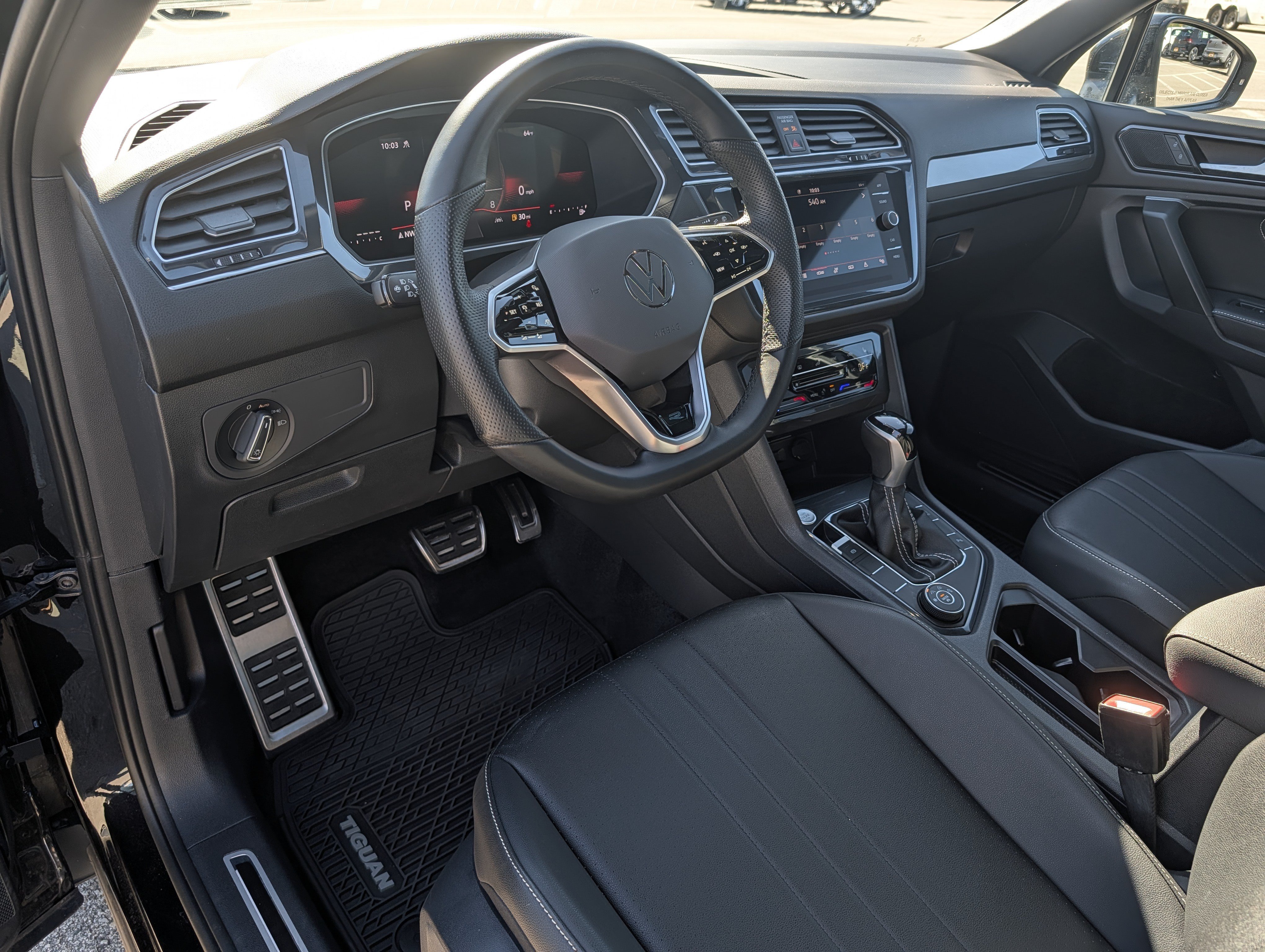 Certified 2024 Volkswagen Tiguan SE R-Line w/ MDO Package, Two-Row AWD/4WD image 18