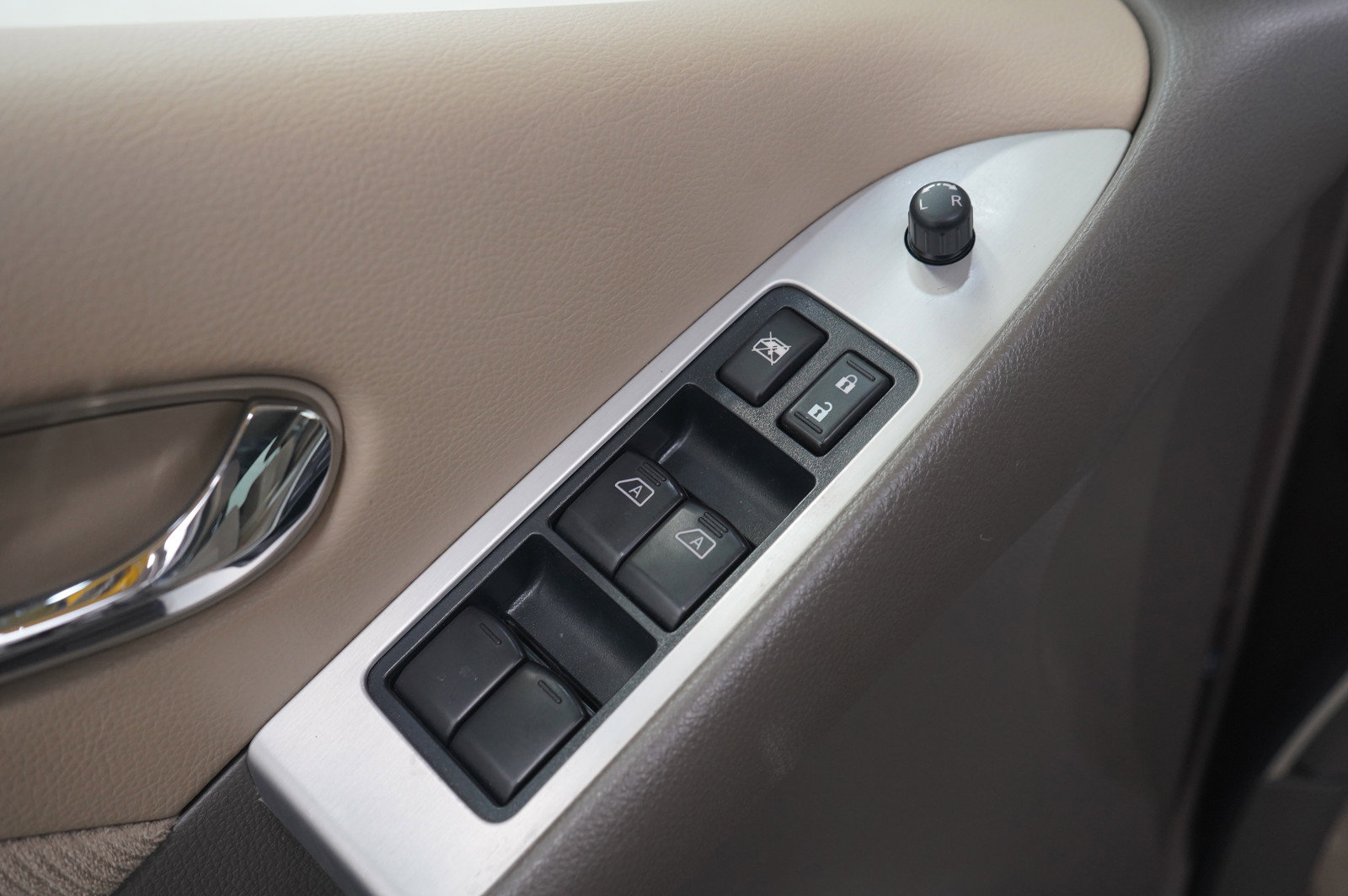 Used 2014 Nissan Murano SV image 21