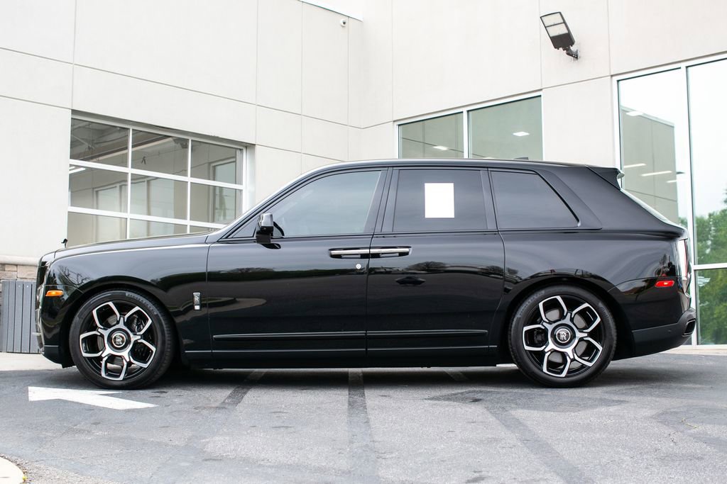 Used 2022 Rolls-Royce Cullinan Black Badge image 12