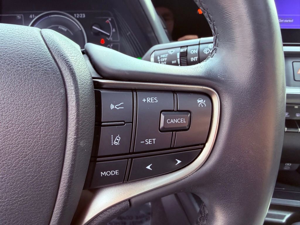 Certified 2023 Lexus UX 250h 250h SUNROOF/CARPLAY/NEW TIRES image 21