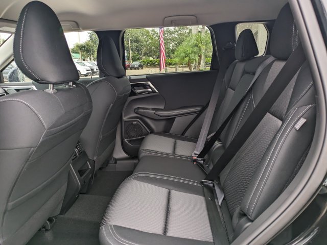 New 2026 Mitsubishi Outlander ES FWD image 13