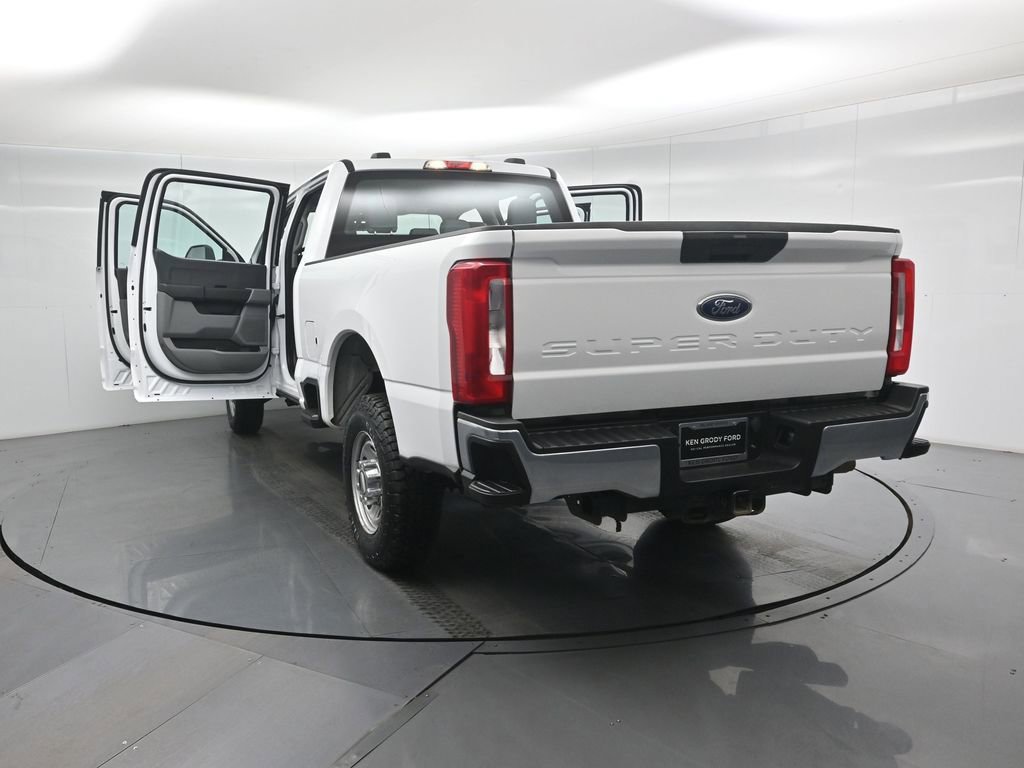 Certified 2023 Ford F250 XL w/ FX4 Off-Road Package AWD/4WD image 35