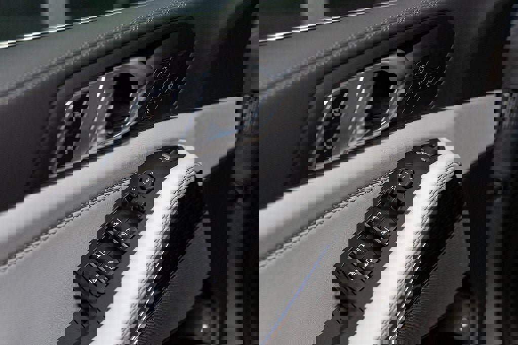 New 2026 BMW X5 xDrive50e w/ Climate Comfort Package image 13