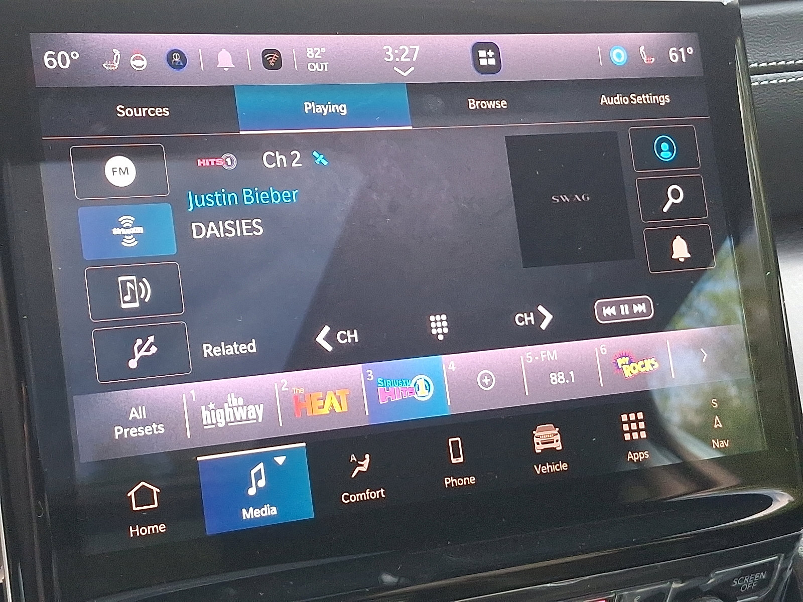 New 2025 Jeep Grand Cherokee L Limited w/ Black Appearance Package image 14