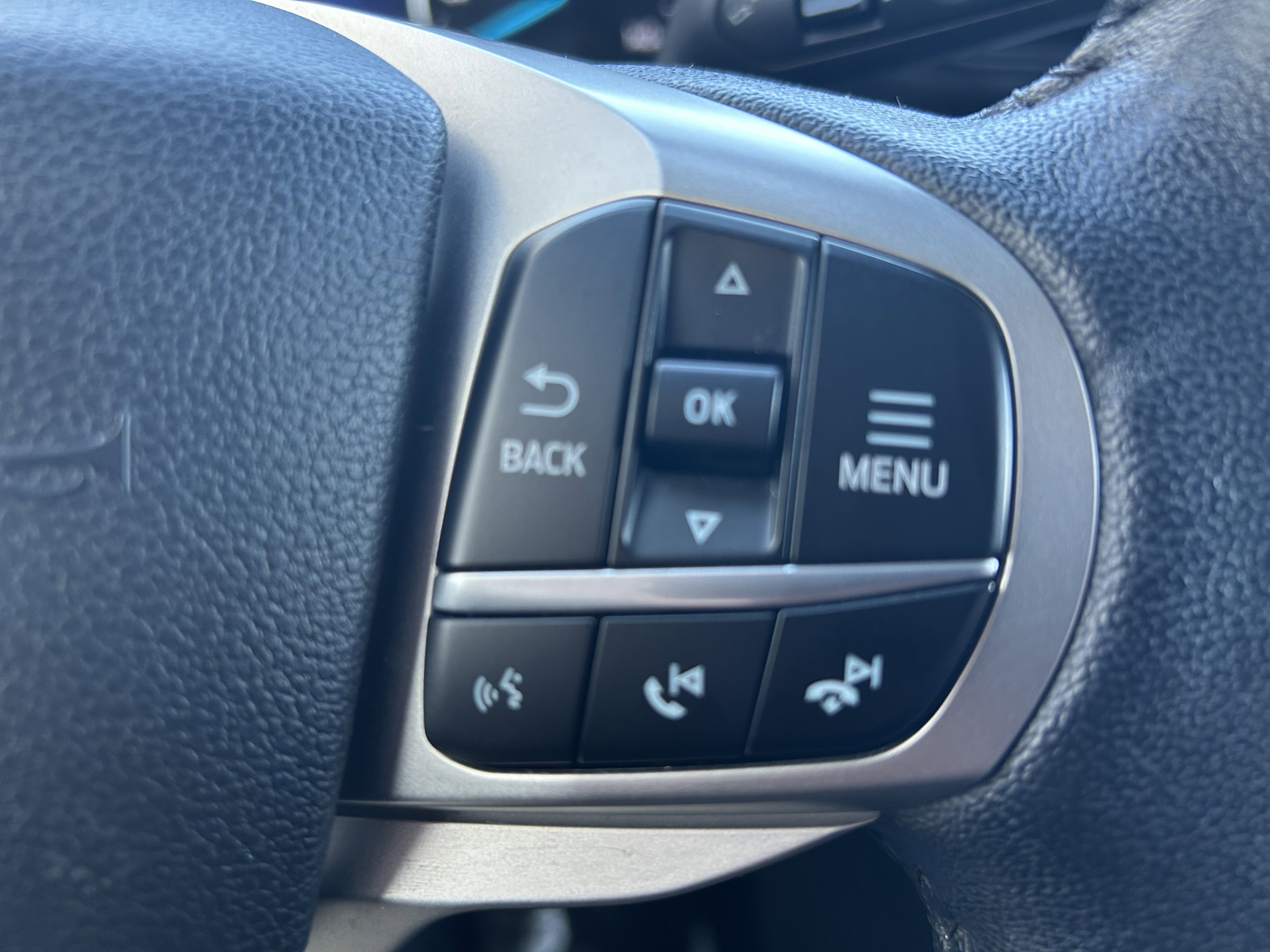 Used 2021 Ford Explorer XLT image 30