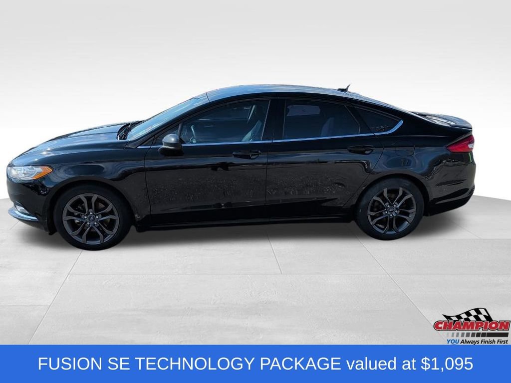Used 2018 Ford Fusion SE w/ Equipment Group 201A image 2