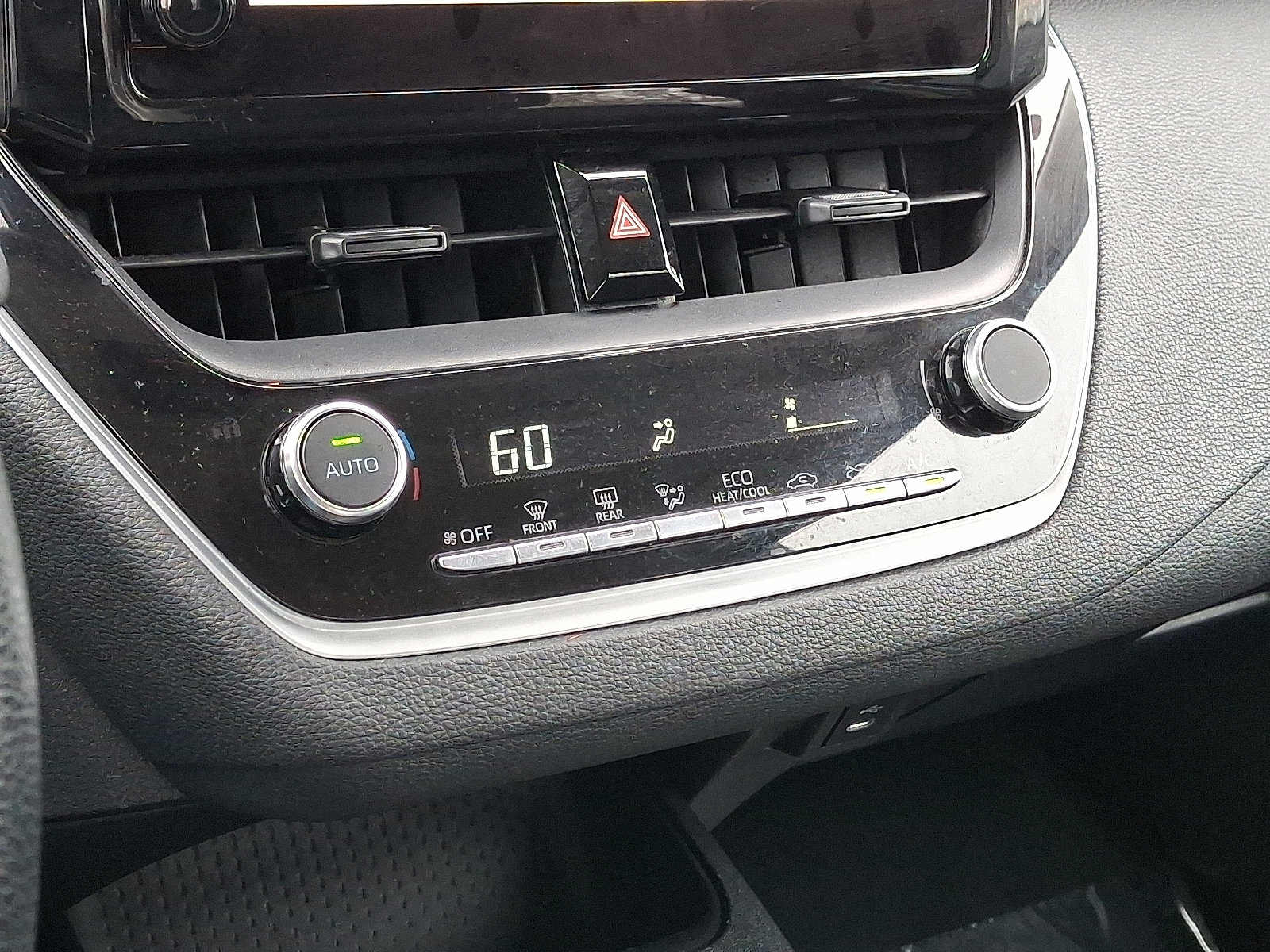 Used 2024 Toyota Corolla LE image 17