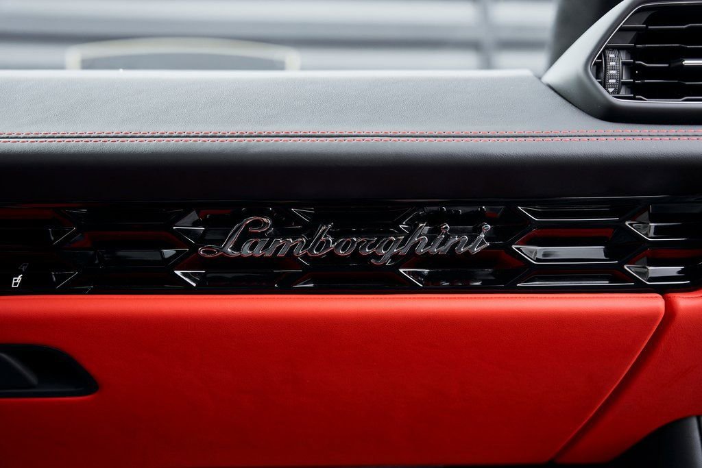 Used 2023 Lamborghini Huracan EVO image 44