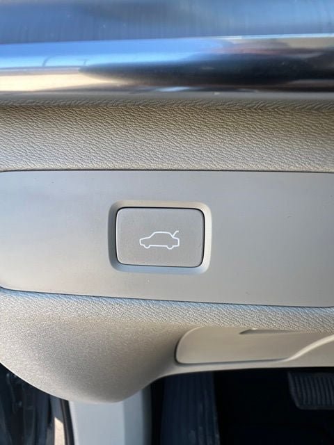 Certified 2023 Volvo XC90 B5 Core AWD/4WD image 22