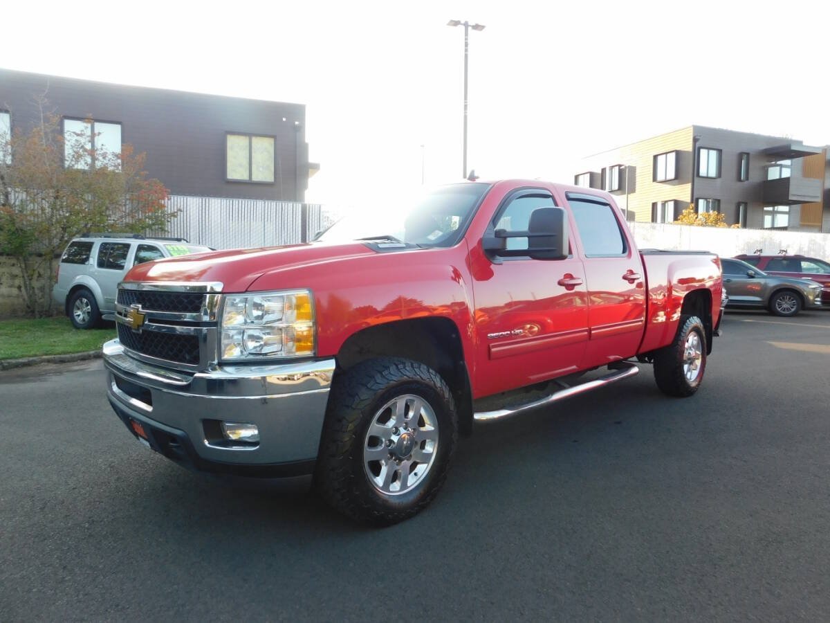 Used 2012 Chevrolet Silverado 3500 LTZ w/ LTZ Plus Package AWD/4WD image 4