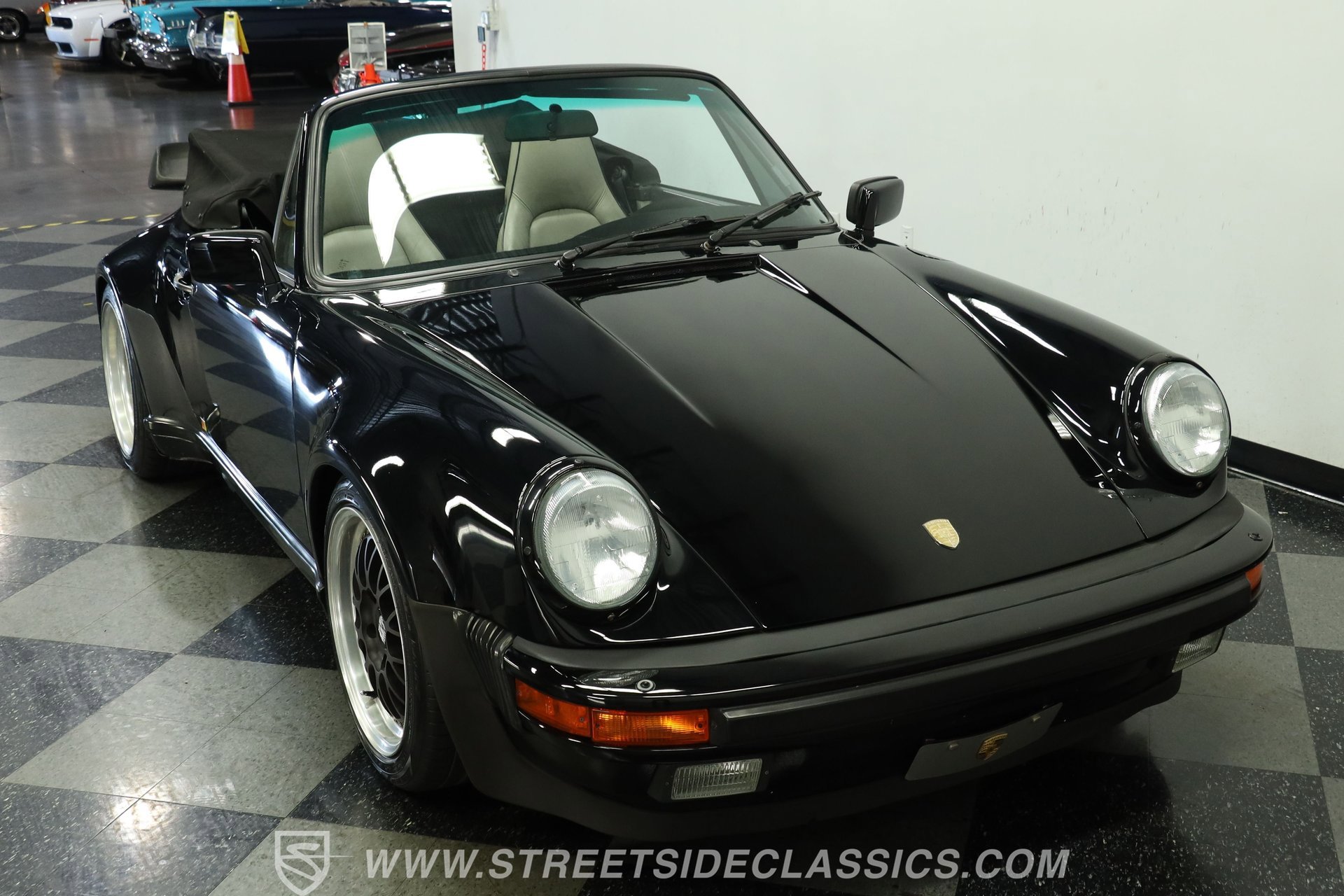 Used 1988 Porsche 911 Carrera RWD image 14