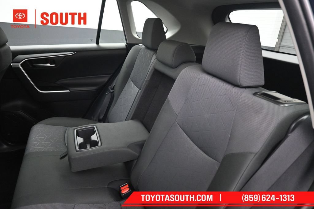 Used 2025 Toyota RAV4 XLE AWD/4WD image 23