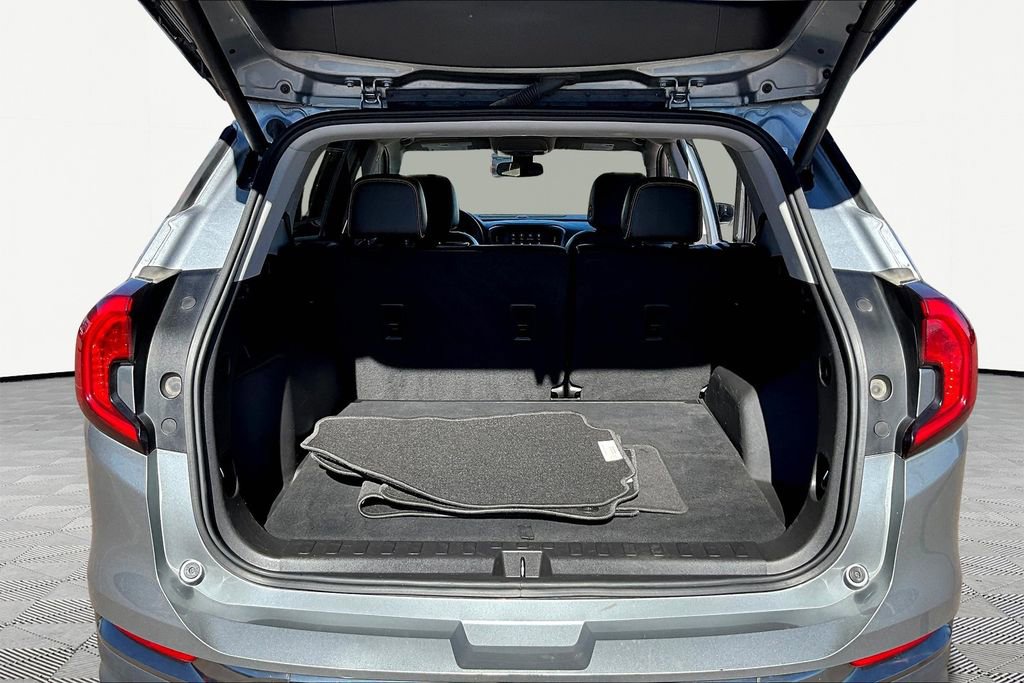 Used 2023 GMC Terrain AT4 image 30