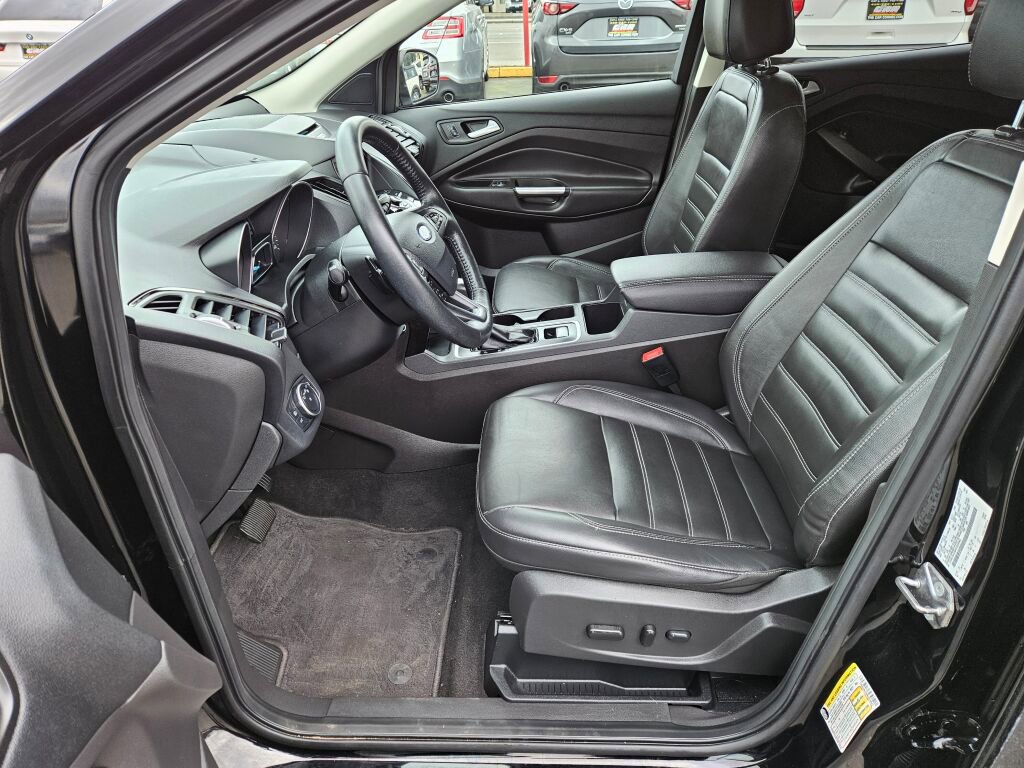 Used 2017 Ford Escape Titanium image 13