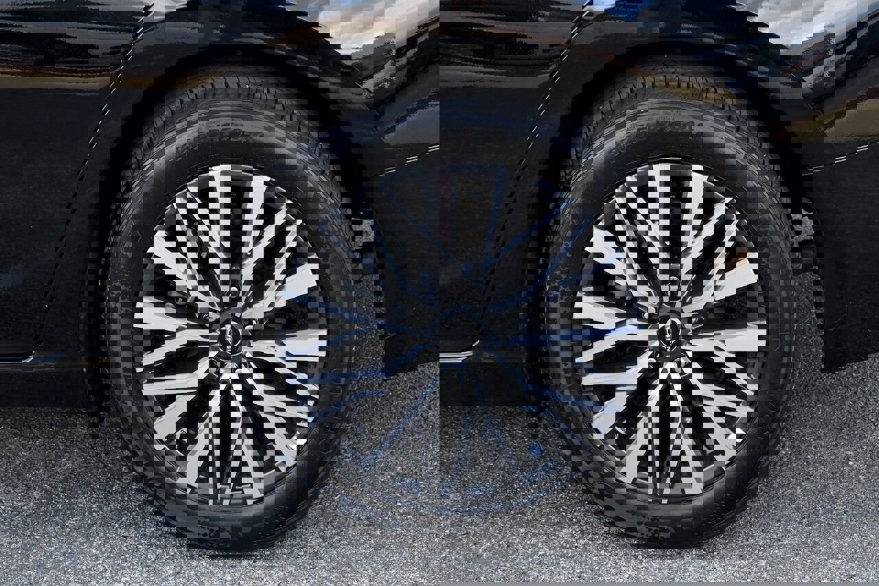 Used 2025 Nissan Altima 2.5 SV image 11