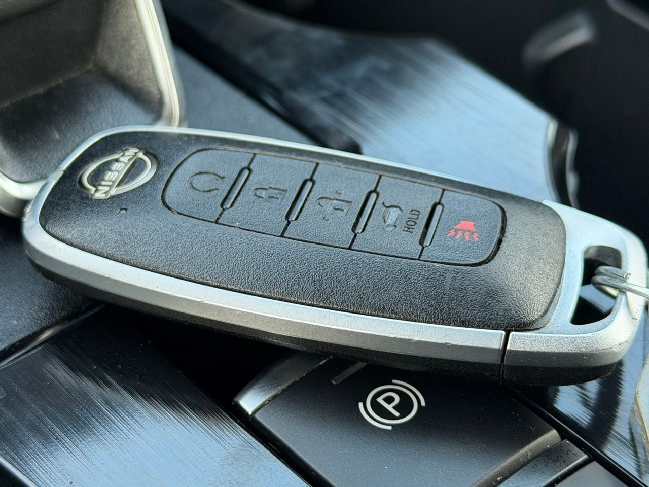 Certified 2025 Nissan Rogue SV AWD/4WD image 33